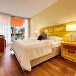 Eden Roc Marina Hotel *