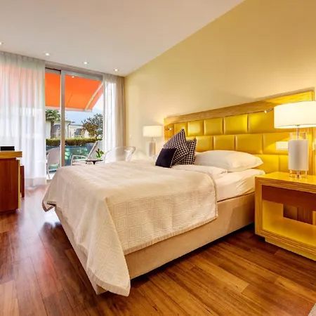 Eden Roc Marina Hotel *