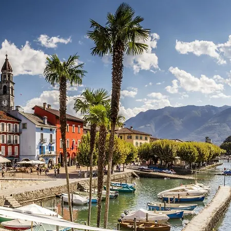 Eden Roc Marina 호텔 *